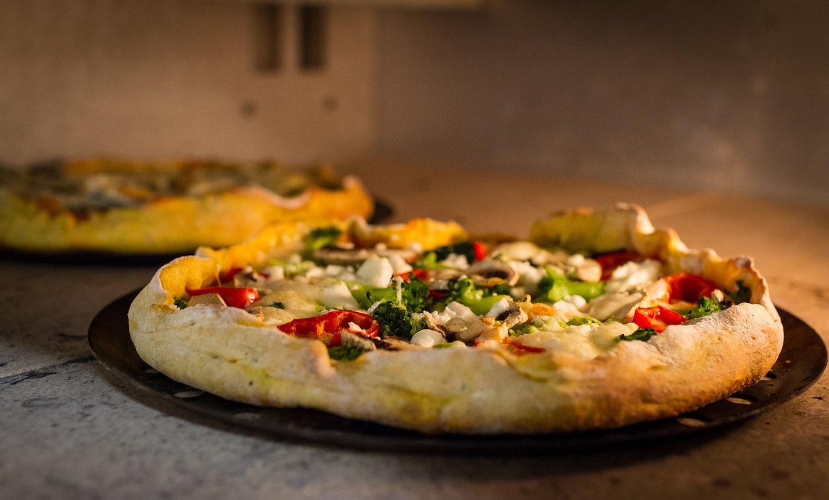 An Eight-Stop Progressive Dinner Through the City's Oldest Kitchens, Led by a Local Food Historian 3