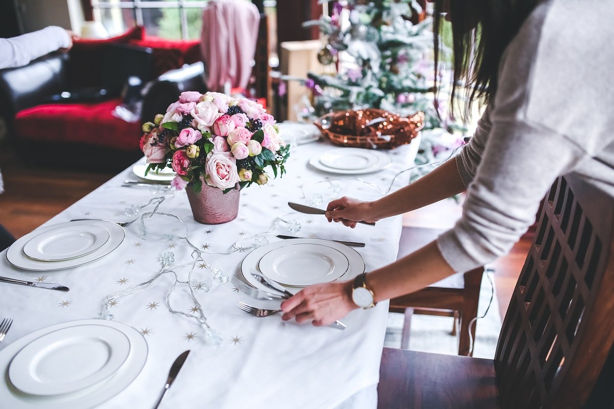 Apartment Dinner Party for Six 2