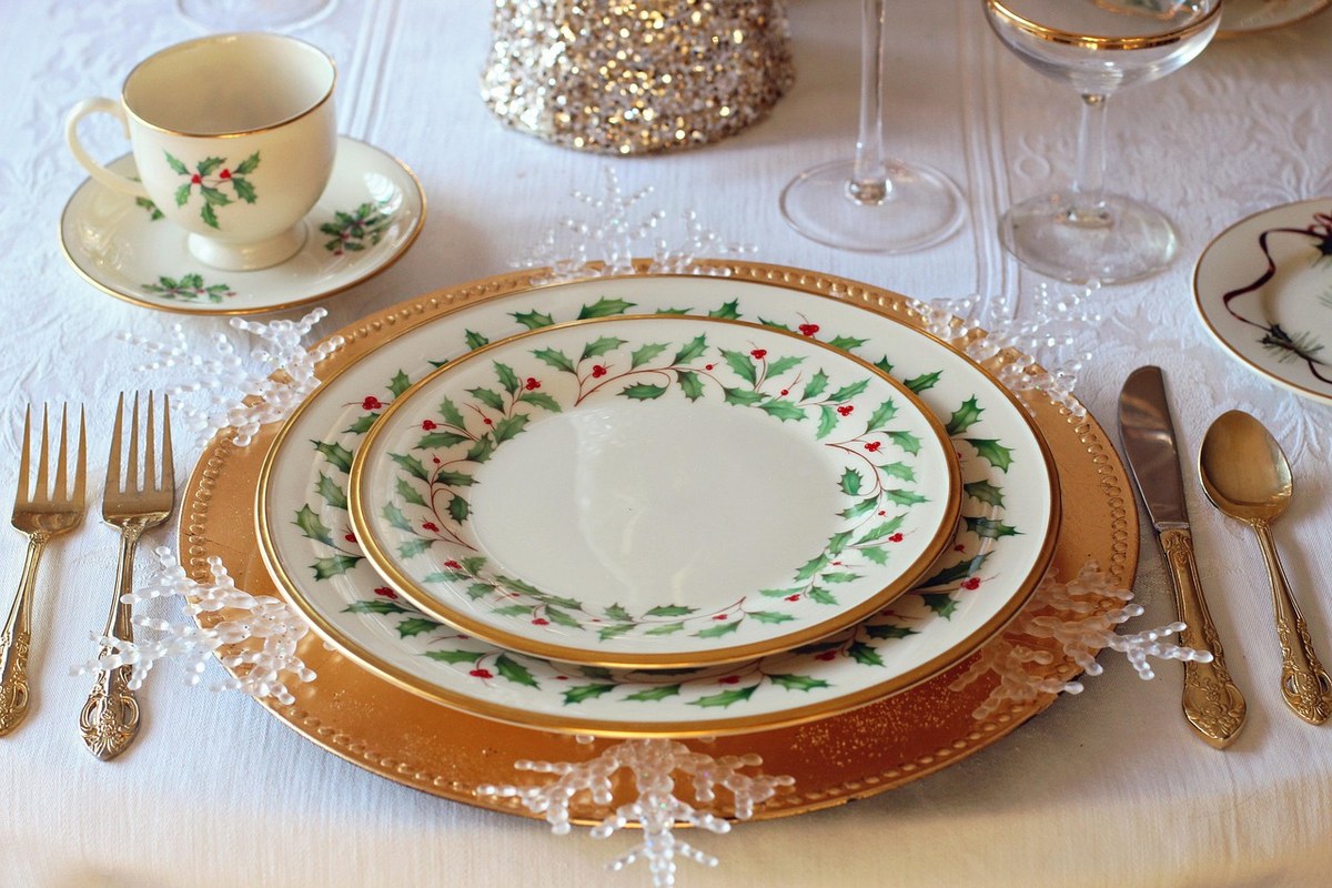 Apartment Dinner Party for Six 4