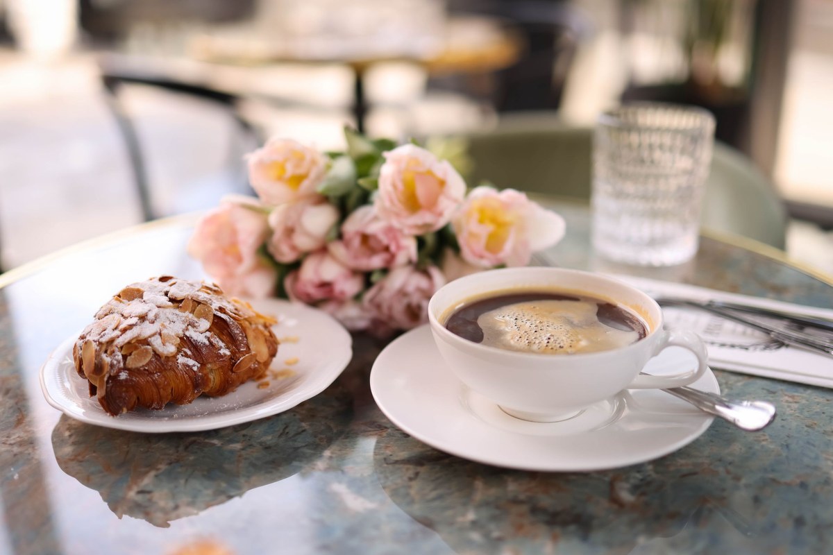Croissant & Espresso Walk 6