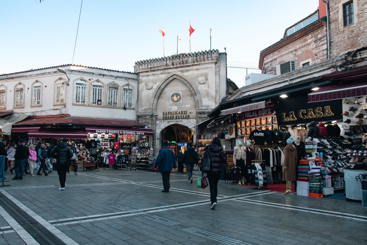 Grand Market Guided Walk 4