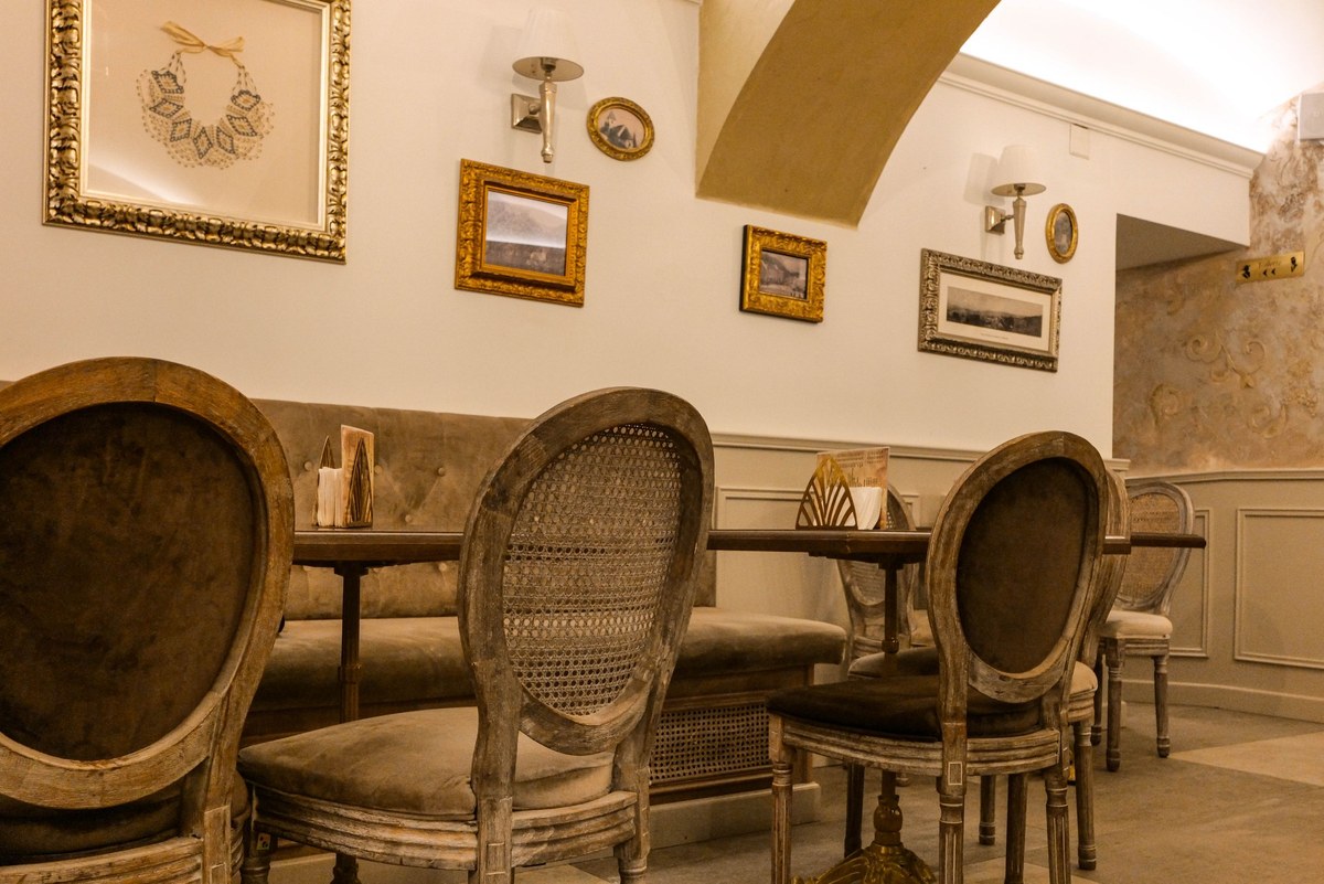 Old World Café Tour 6