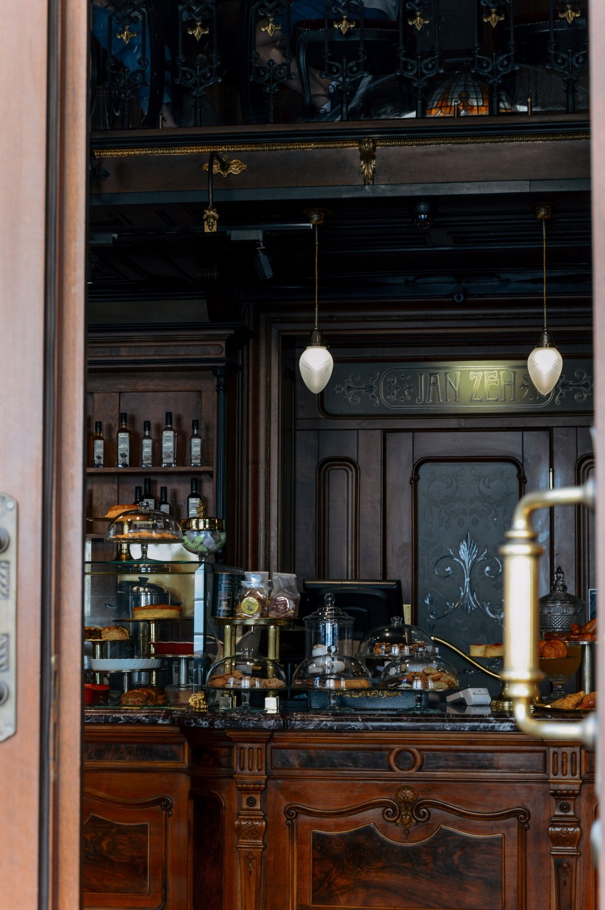 Old World Café Tour 8